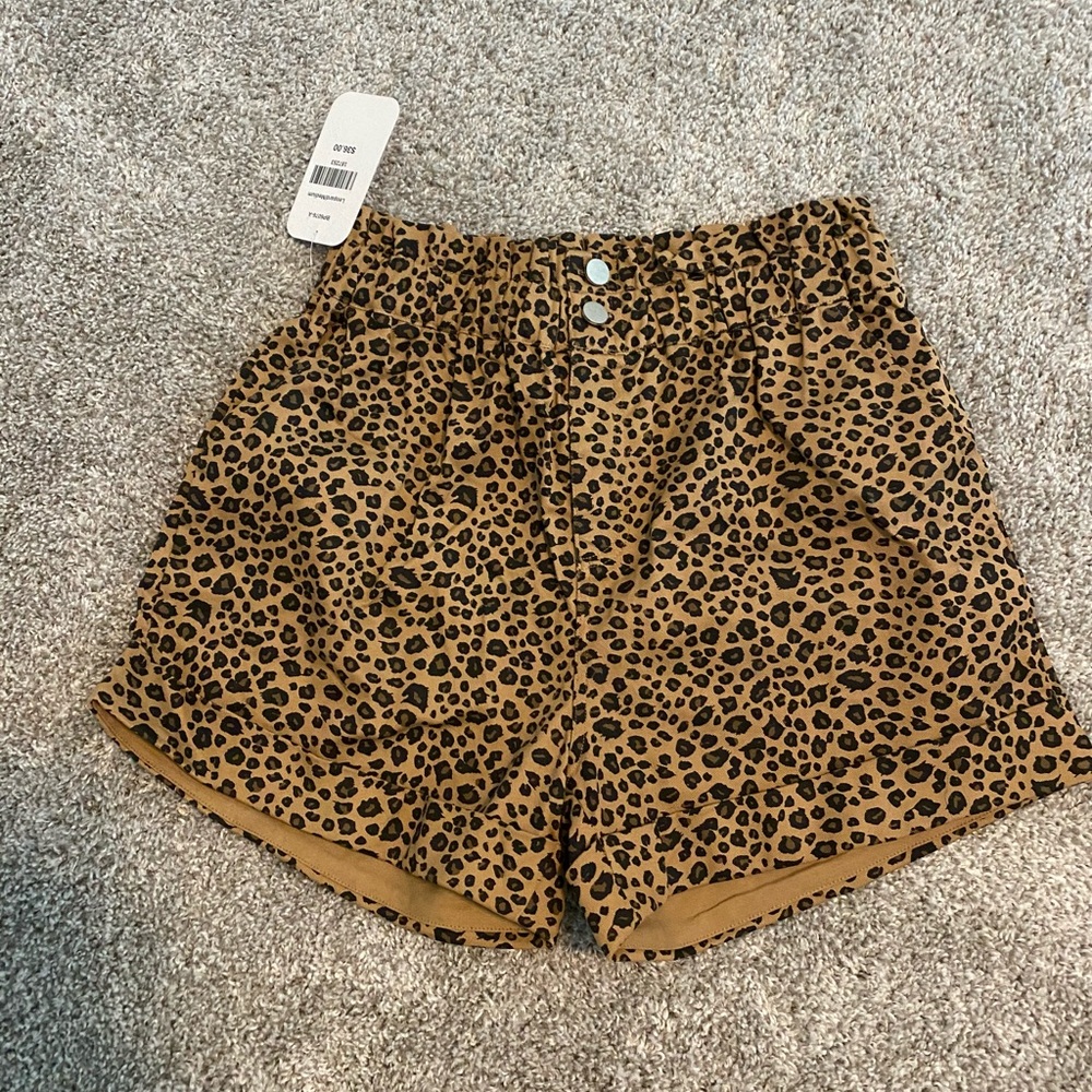Dress Up Size M Animal Print Shorts NWT